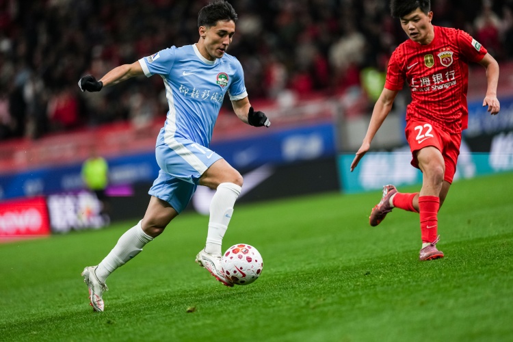 星空体育app下载-鲁媒：阿卜杜肉苏力等多位泰山青训首轮获机会，贾非凡将面对旧主