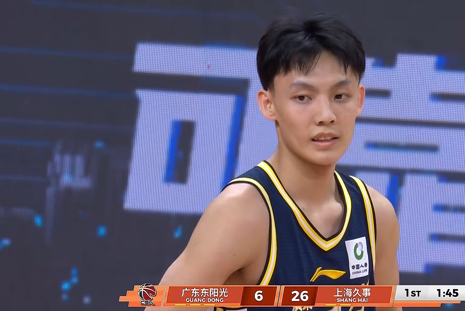 星空体育-徐杰7中0，胡明轩9中1，40分惨败，张镇麟22分爆发