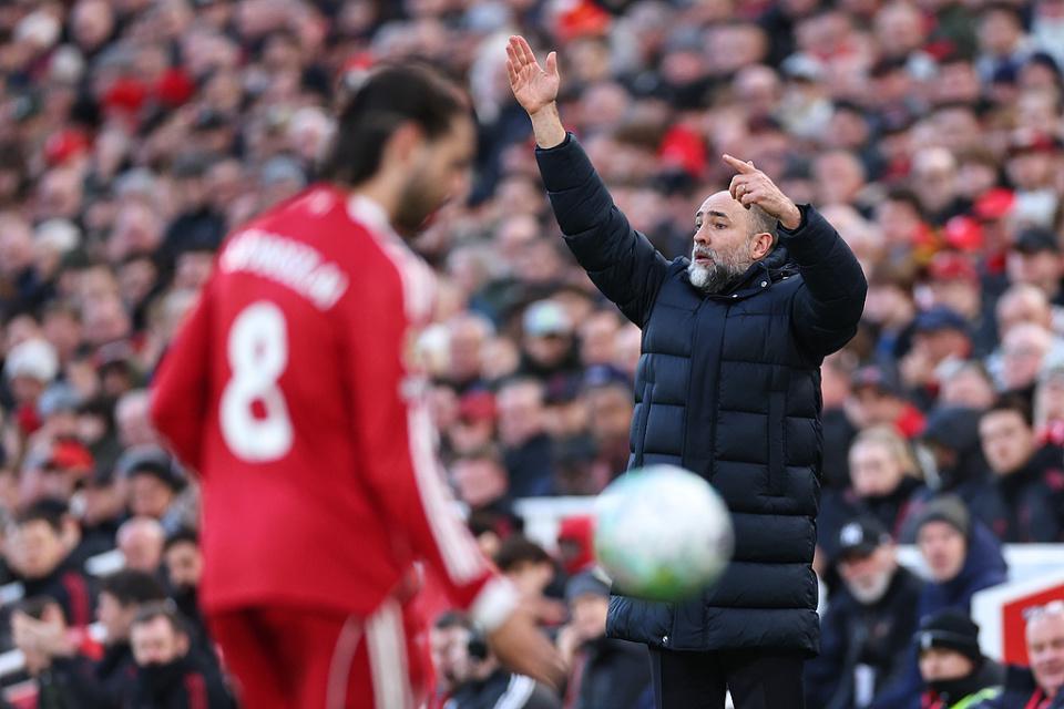 星空体育登录入口-遭残阵热刺绝平！利物浦连场给保级队送分 球迷狂嘘+王牌怒斥队友